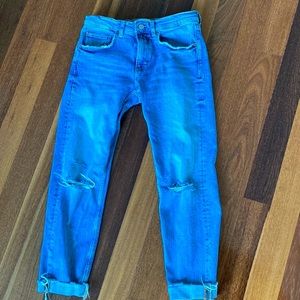 NWOT ZARA THE SLIM BOYFRIEND JEANS SIZE 4 !
